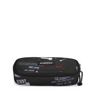 BUSTINA EASTPAK OVALE TAGS BLACK